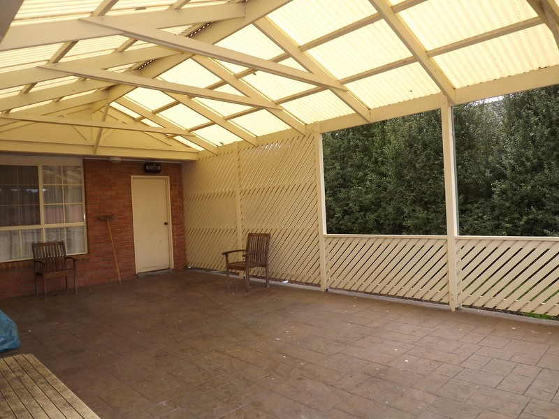 22 Jeeralang Avenue, Newborough VIC 3825