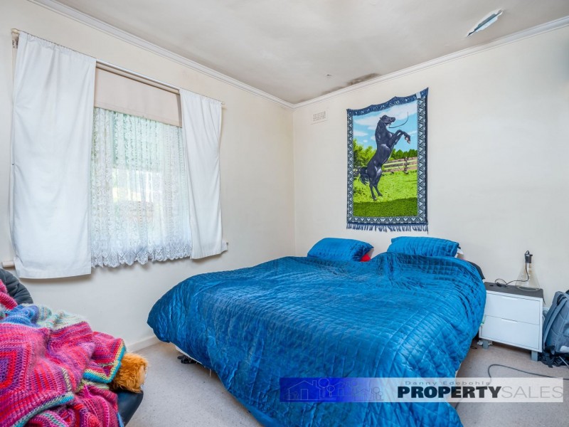6 Railway Crescent, Moe VIC 3825