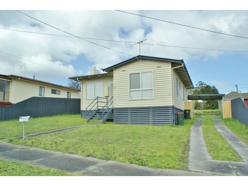 24 Lincoln Street, Moe VIC 3825
