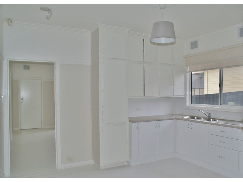 24 Lincoln Street, Moe VIC 3825