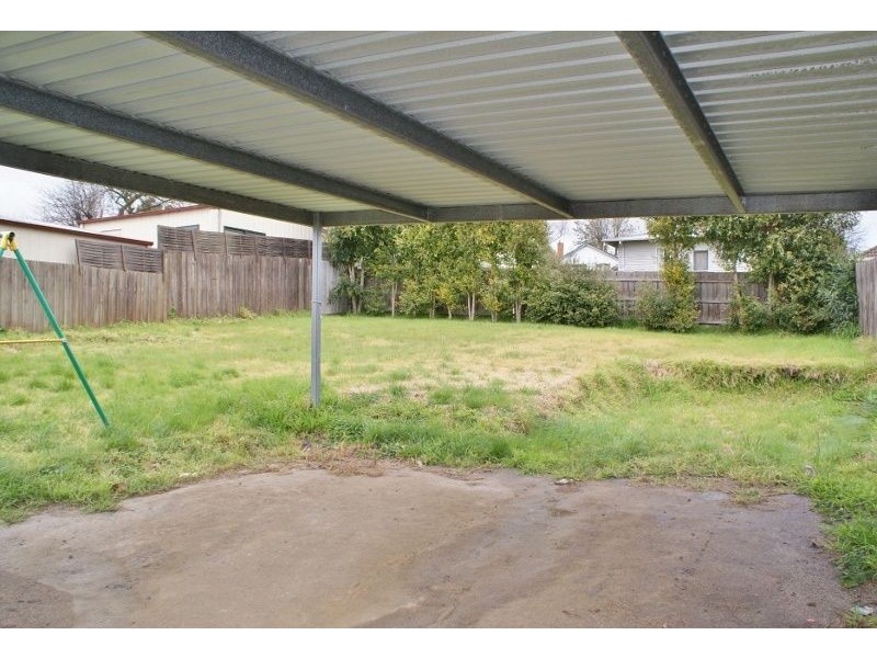 24 Lincoln Street, Moe VIC 3825