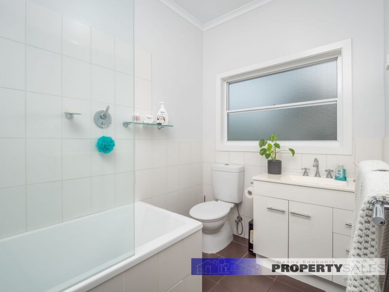 27 Durham Road, Newborough VIC 3825