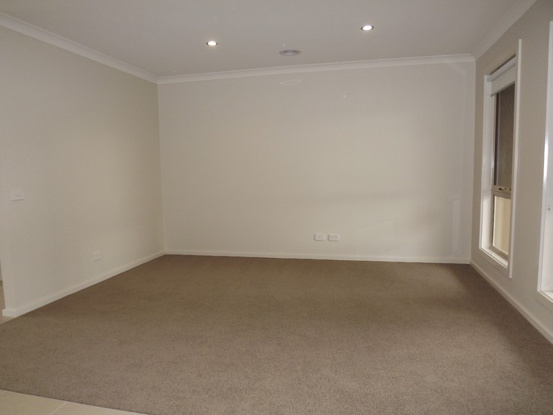 99 Hennessey Street, Moe VIC 3825