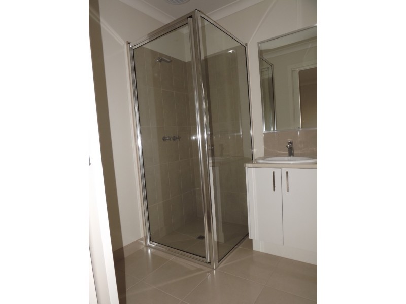 99 Hennessey Street, Moe VIC 3825