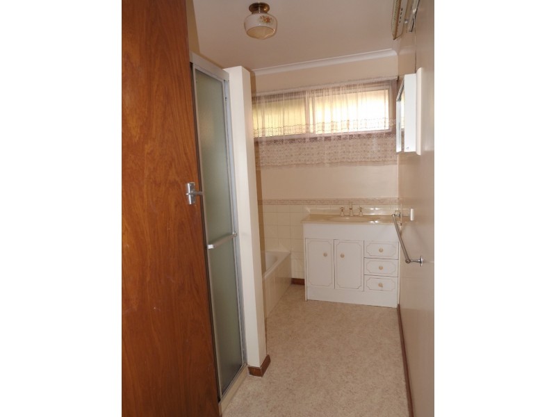 77 Shanahan Parade, Newborough VIC 3825