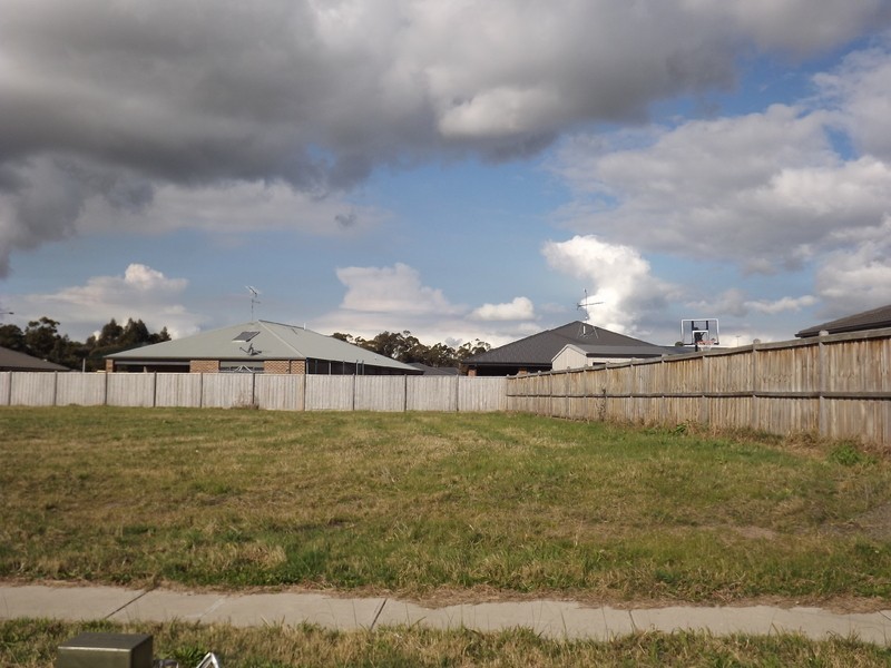 9 Montane Boulevard, Newborough VIC 3825