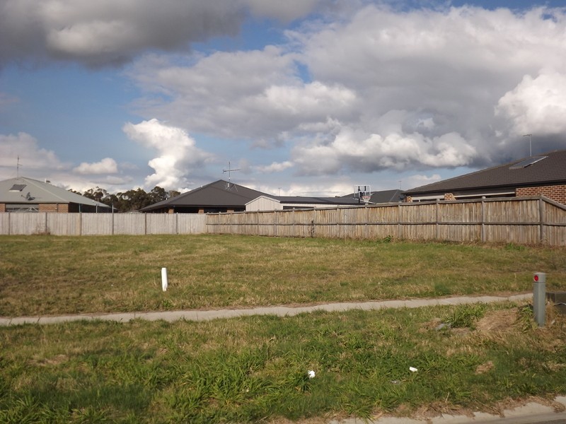 9 Montane Boulevard, Newborough VIC 3825