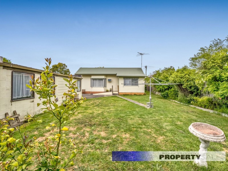 16 Alexander Avenue, Moe VIC 3825