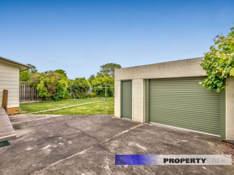 16 Alexander Avenue, Moe VIC 3825