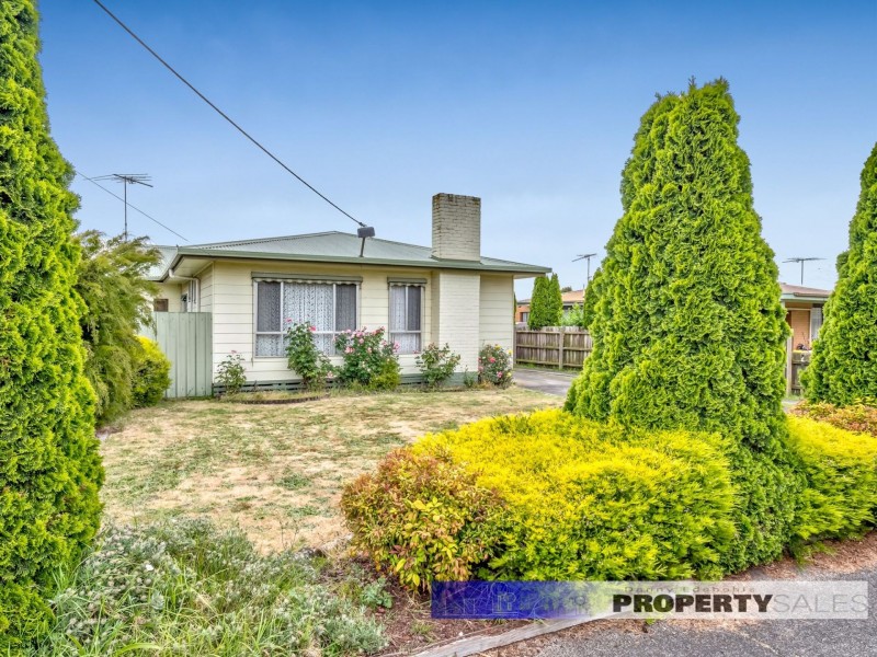 16 Alexander Avenue, Moe VIC 3825
