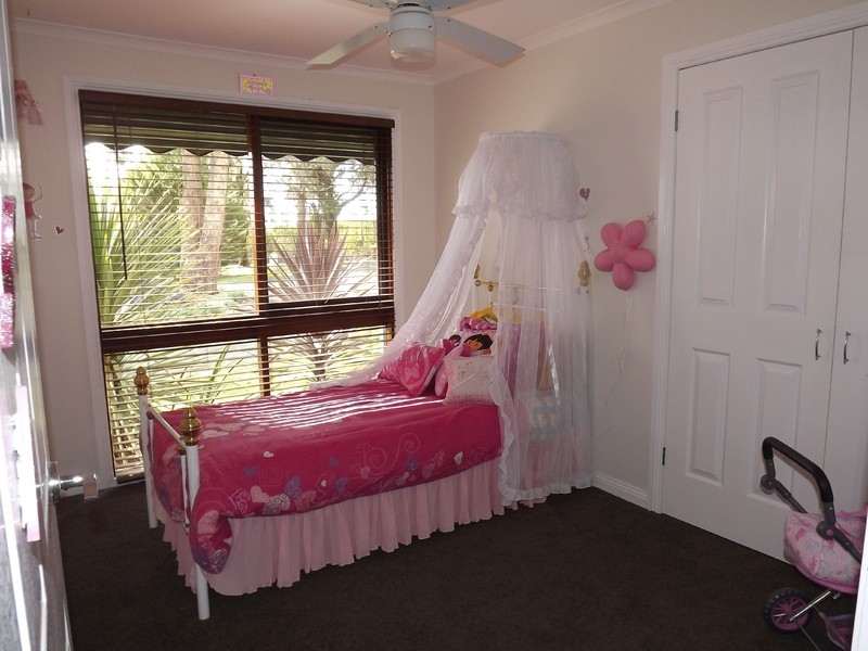 7 Frys Track, Newborough VIC 3825