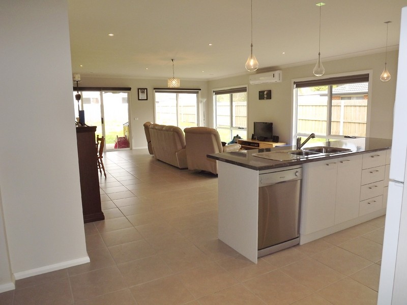 19 Hawker Street, Moe VIC 3825