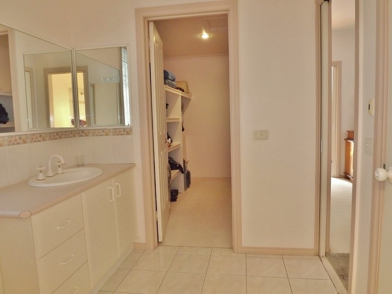 2 Kennedy Court, Newborough VIC 3825