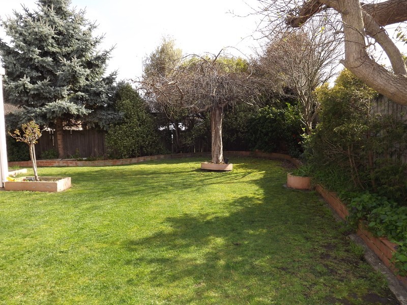 2 Kennedy Court, Newborough VIC 3825
