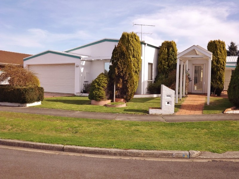 2 Kennedy Court, Newborough VIC 3825