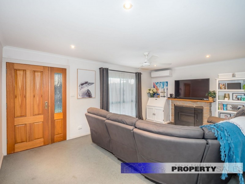 9 Mirboo Street, Newborough VIC 3825