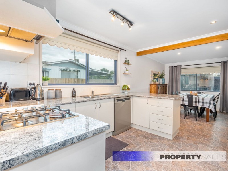 9 Mirboo Street, Newborough VIC 3825