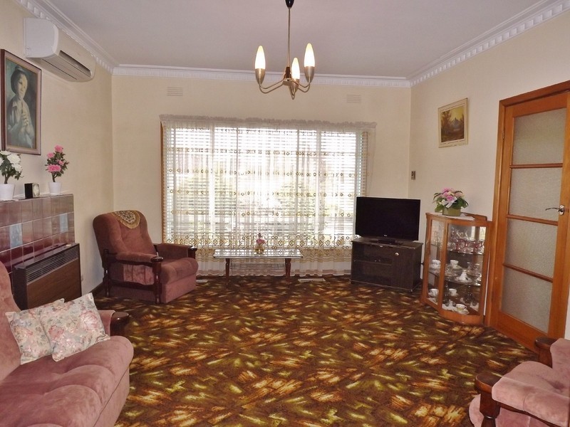 17 Heather Grove, Newborough VIC 3825