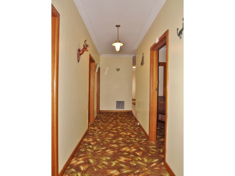 17 Heather Grove, Newborough VIC 3825