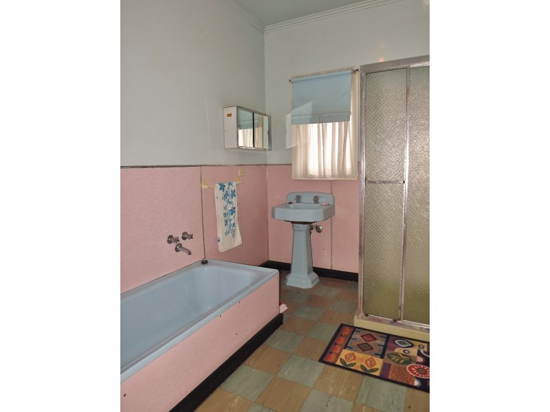 17 Heather Grove, Newborough VIC 3825