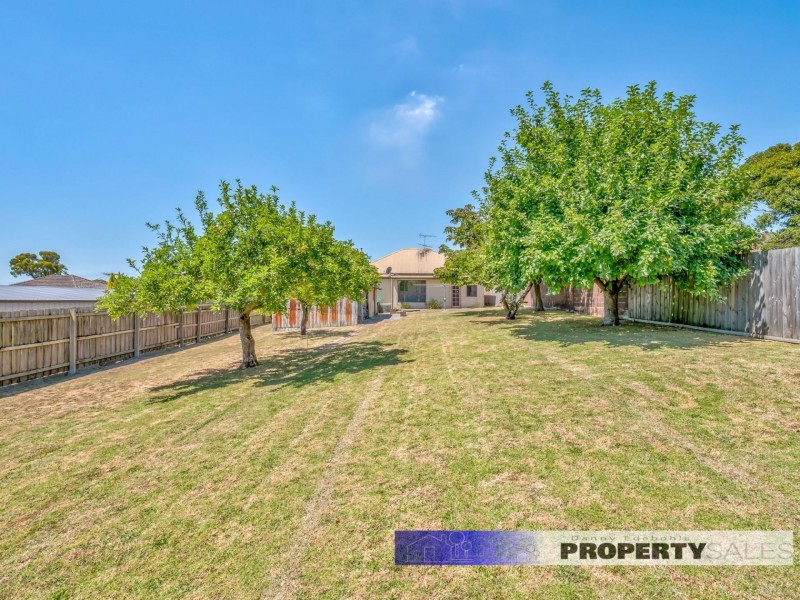 15 William Street, Newborough VIC 3825