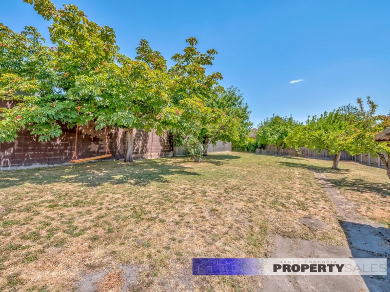 15 William Street, Newborough VIC 3825