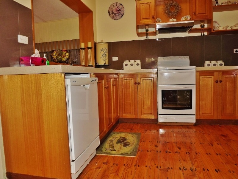 9  Lisle Street, Moe VIC 3825