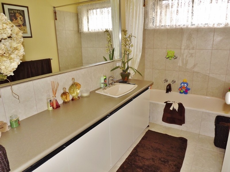 9  Lisle Street, Moe VIC 3825