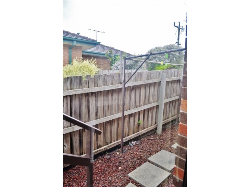 2/45 Dinwoodie Drive, Newborough VIC 3825