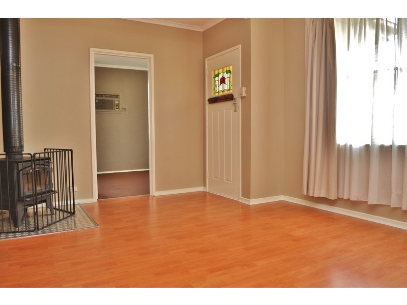 16 Staff Street, Moe VIC 3825