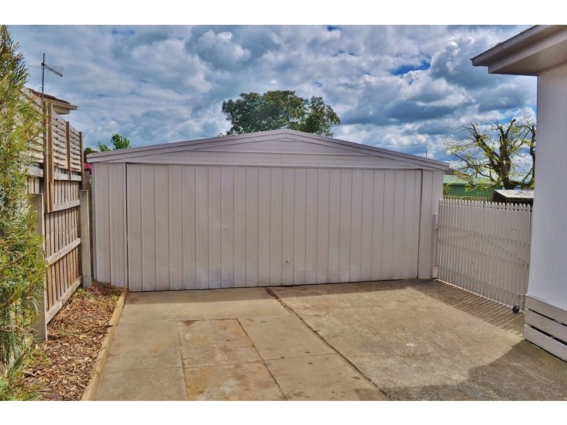 16 Staff Street, Moe VIC 3825