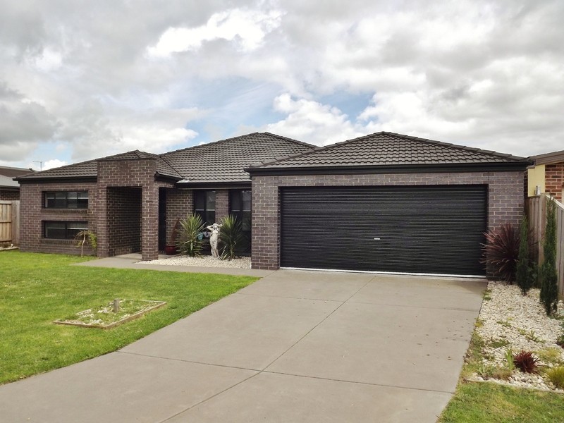 16 Montane Boulevard, Newborough VIC 3825