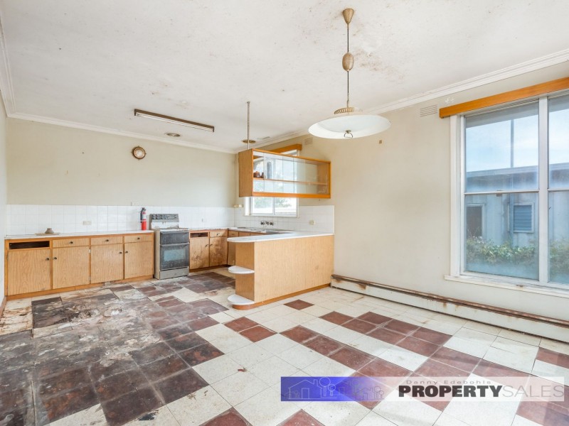 7 Law Street, Newborough VIC 3825