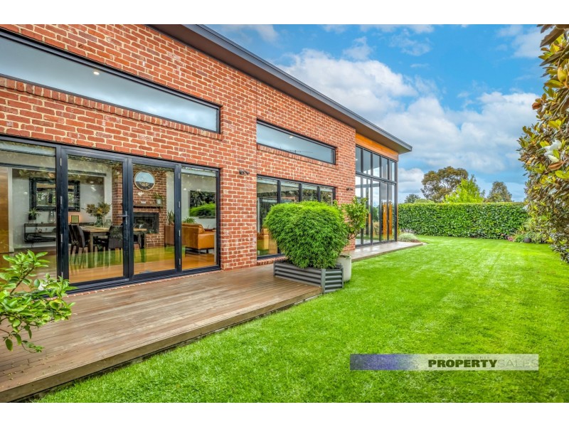 14 Rotheram Court, Trafalgar VIC 3824