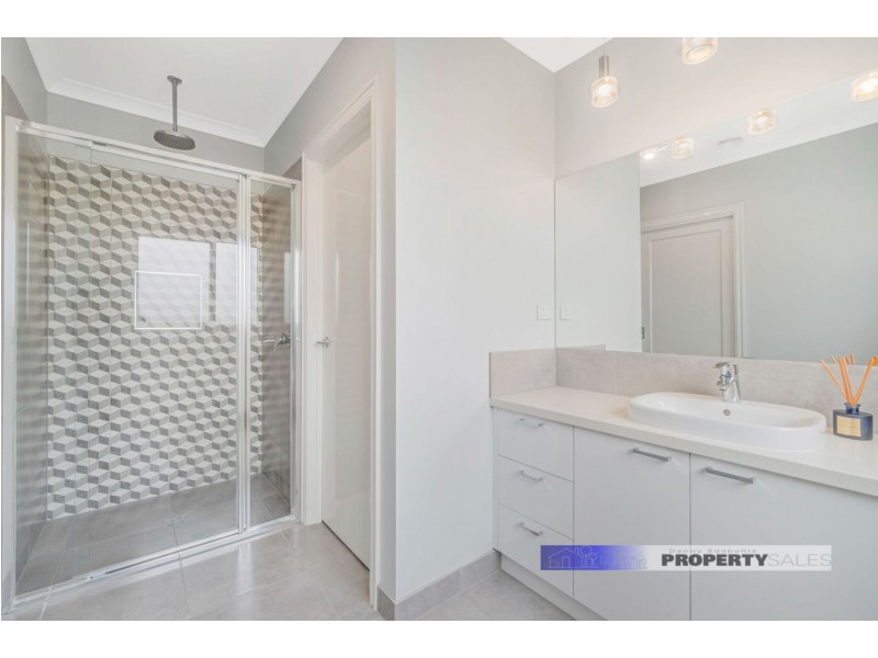 31 Shanahan Parade, Newborough VIC 3825