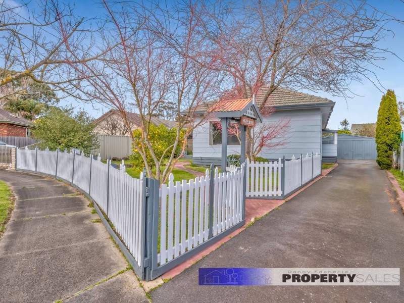 21 Avon Court, Newborough VIC 3825