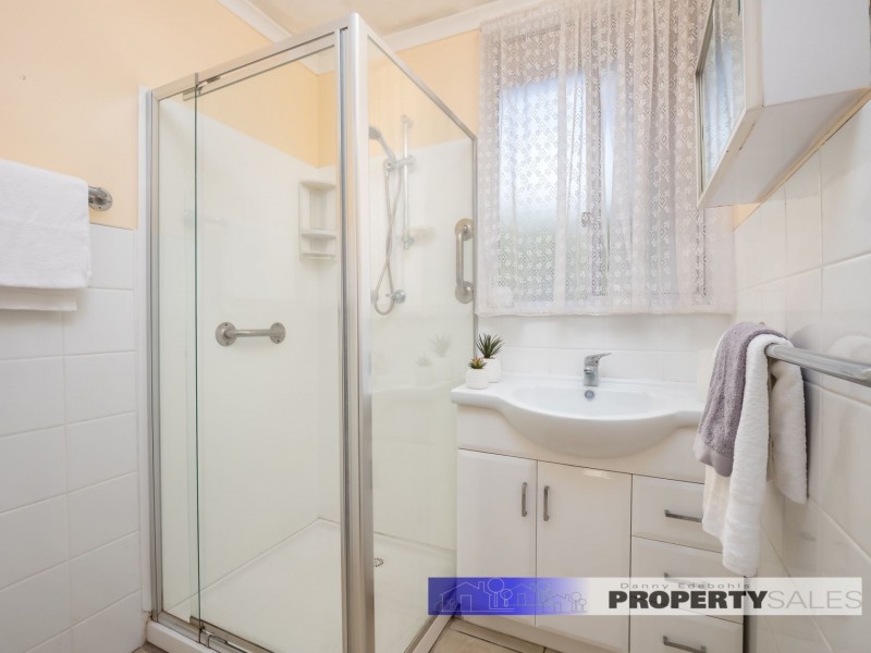 17 Mirboo Street, Newborough VIC 3825