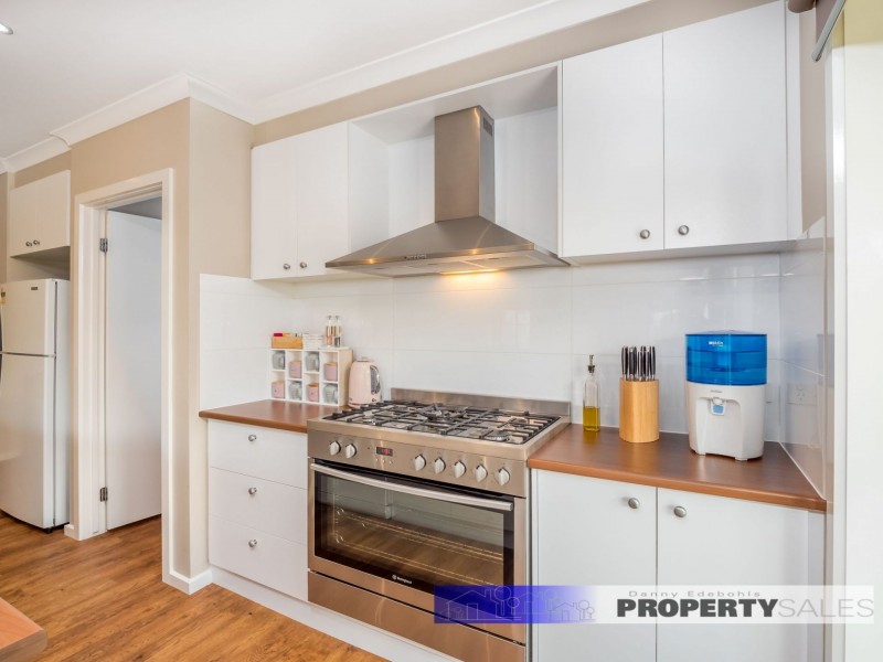 14 Sweetwater Place, Moe VIC 3825