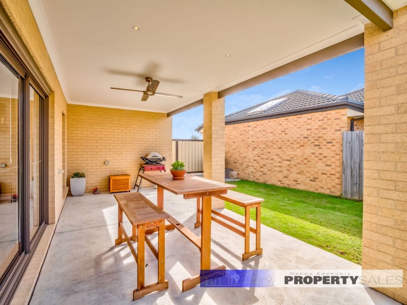 14 Sweetwater Place, Moe VIC 3825