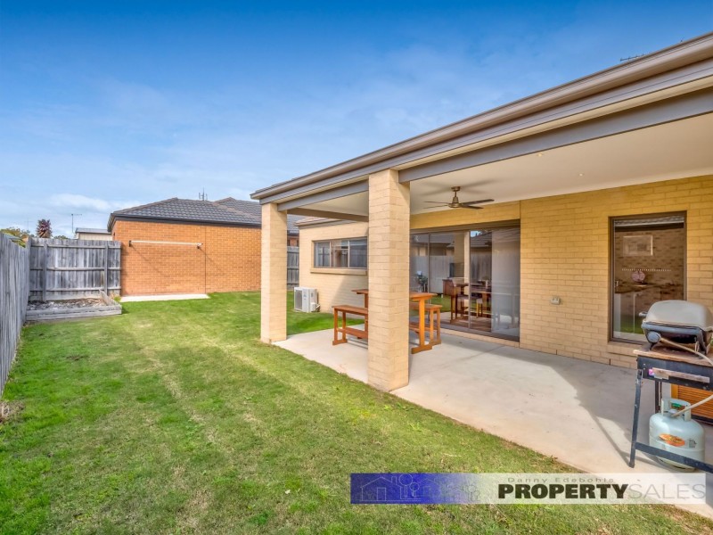 14 Sweetwater Place, Moe VIC 3825
