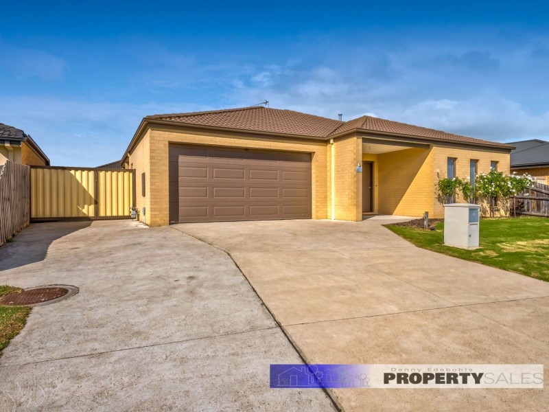 14 Sweetwater Place, Moe VIC 3825