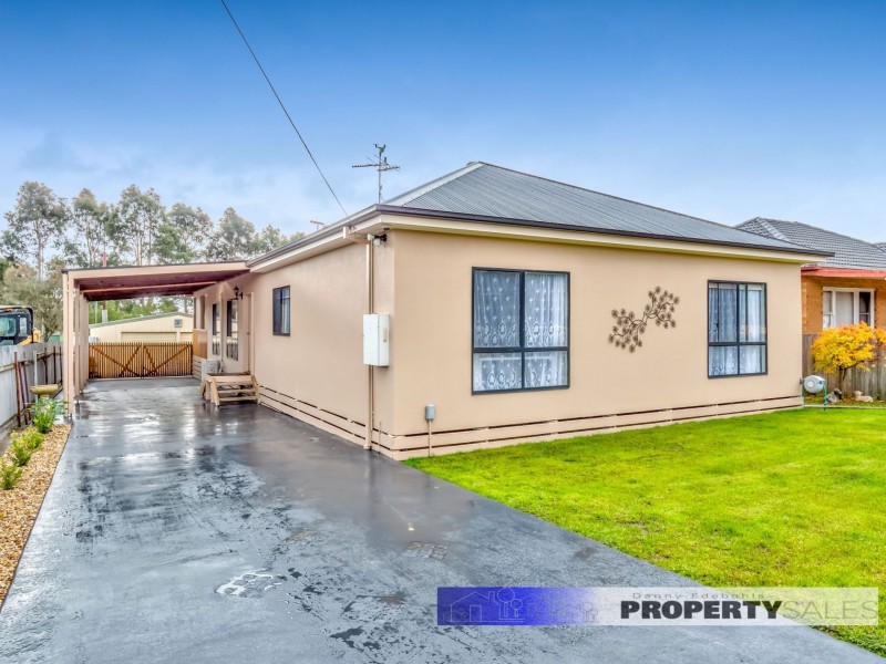 49 Chamberlain Road, Newborough VIC 3825