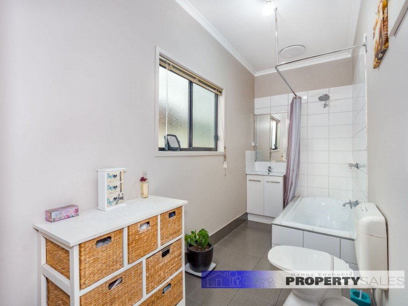 49 Chamberlain Road, Newborough VIC 3825