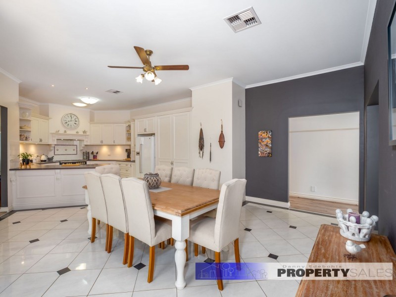 9 Sherwood Court, Newborough VIC 3825