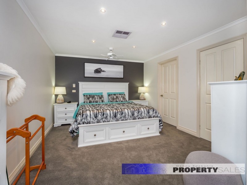 9 Sherwood Court, Newborough VIC 3825