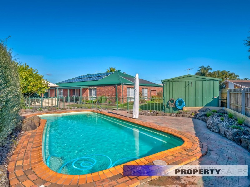 9 Sherwood Court, Newborough VIC 3825