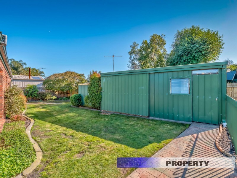9 Sherwood Court, Newborough VIC 3825