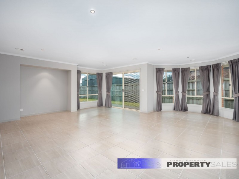 13 Leadbeater Mews, Newborough VIC 3825