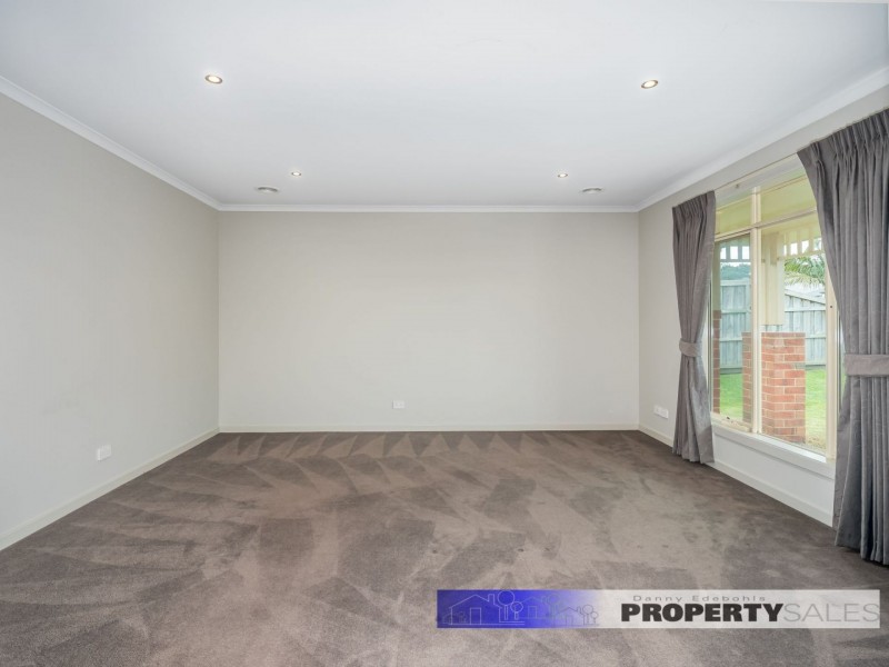 13 Leadbeater Mews, Newborough VIC 3825