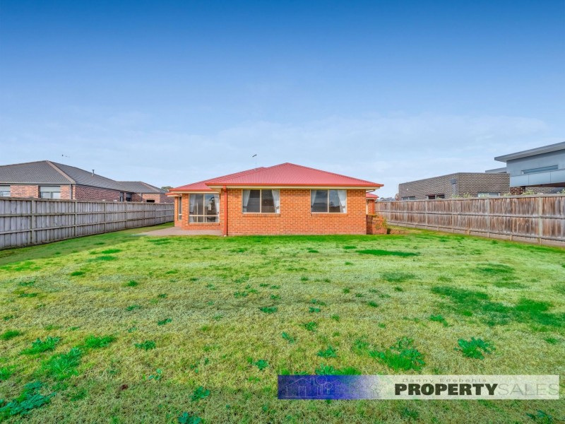 13 Leadbeater Mews, Newborough VIC 3825